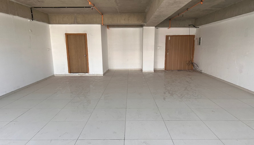 OFFICE FOR RENT IN MONEY PLANT HIGH STREET