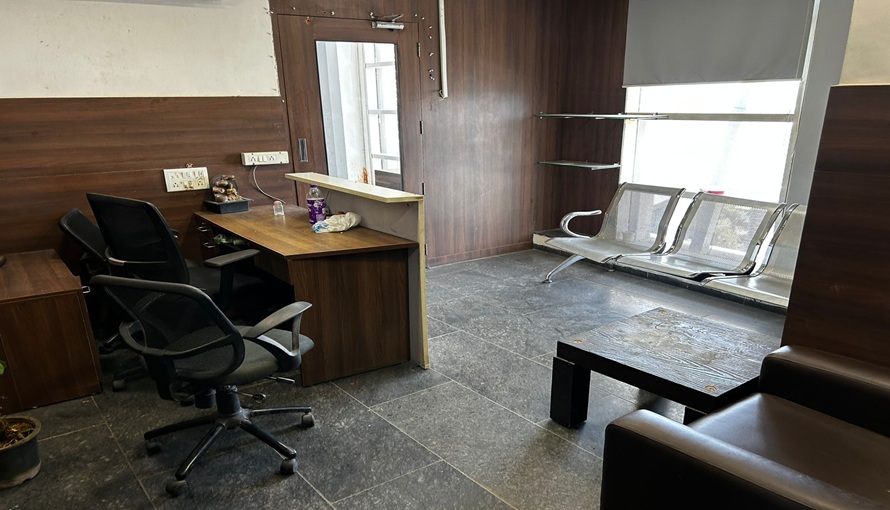 FURNISHED OFFICE FOR RENT IN MONDEAL SQUARE
