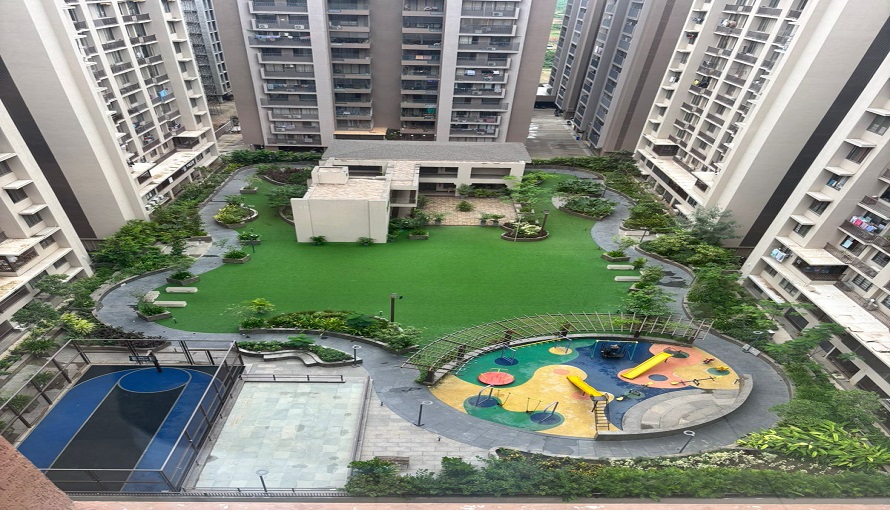 2.5 BHK FLAT FOR RENT IN VAISHNODEVI CIRCLE,AHMEDABAD